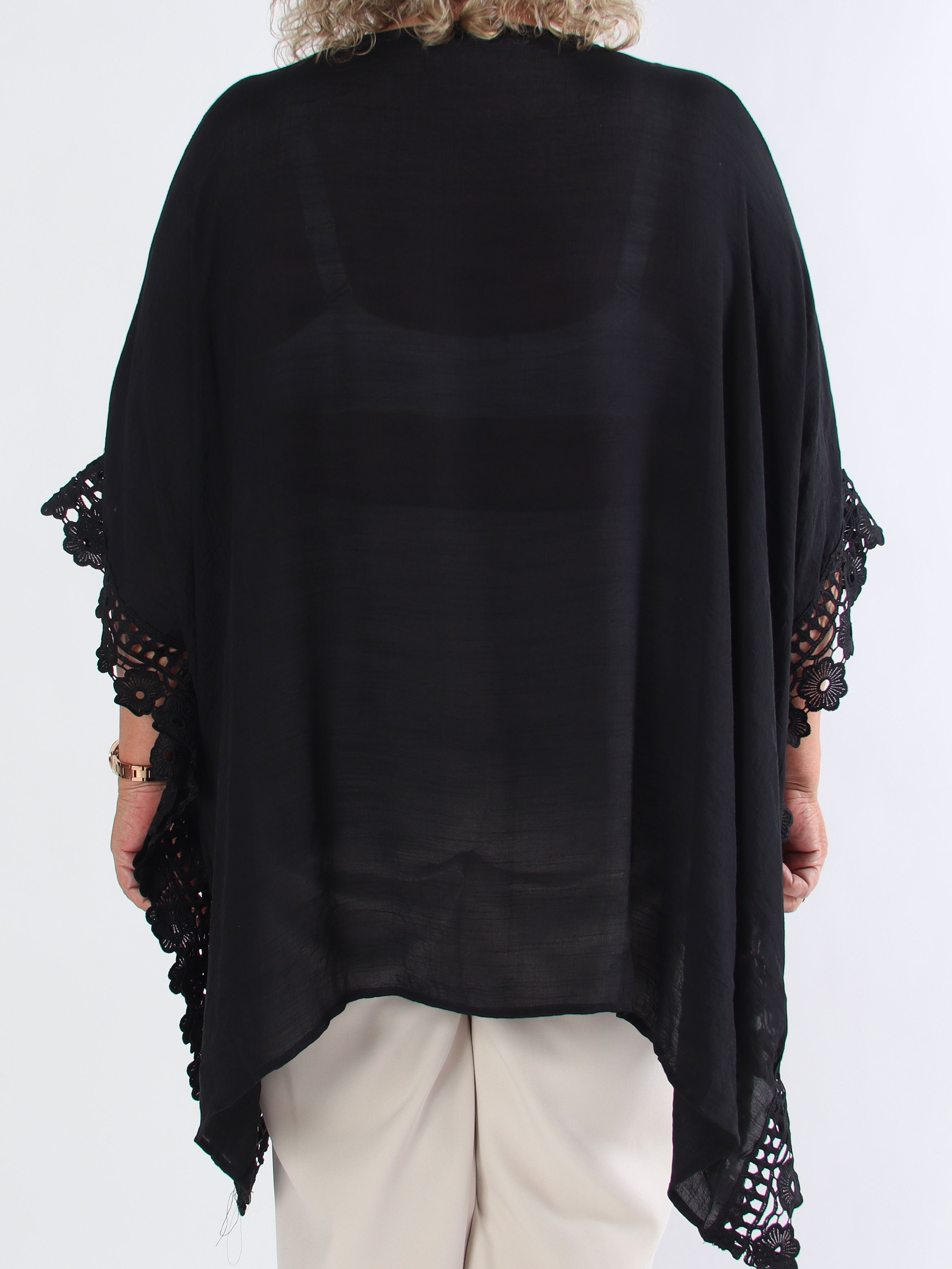 Elena - Blød plus size tunika i bomuld med fine broderinger